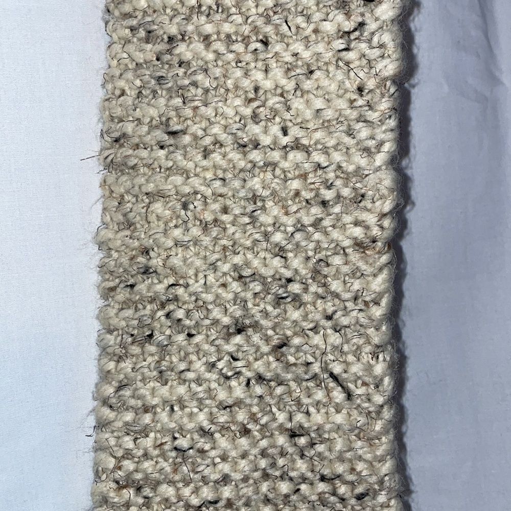 Knit scarf  - Picture 8 of 8